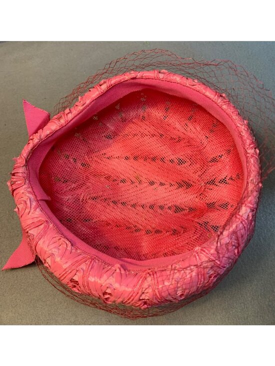 Ladies Pink Hat with Netting and Ribbon Bow Vintage Size 22 main image 4